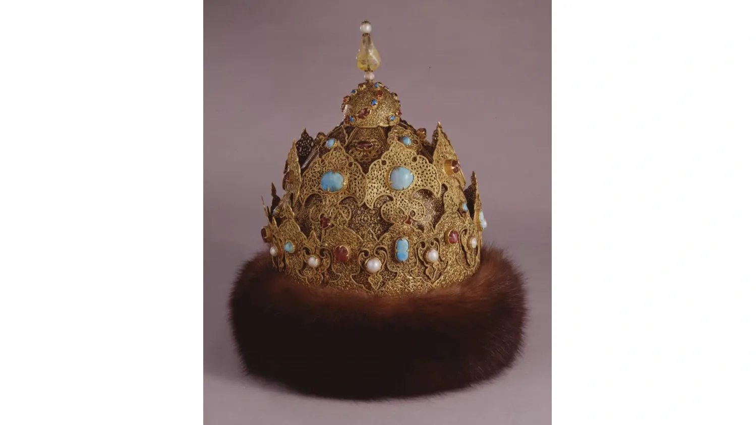 Шапка Казанская. 1553–1558 гг. Оружейная палата Московского Кремля. Фото: kreml.ru