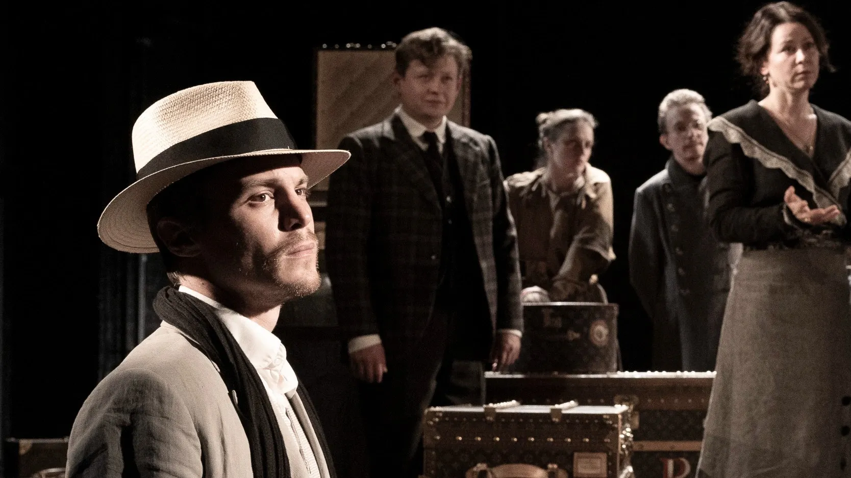 Иван Янковский в спектакле «Чехов. Вишневый сад. Нет слов!». Театр «Студия театрального искусства» под руководством Сергея Женовача. Фото: sti.ru