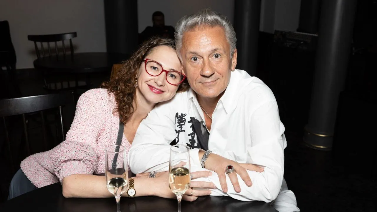 Олег Меньшиков и Анастасия Чернова. Фото: t.me/ermolova_theatre