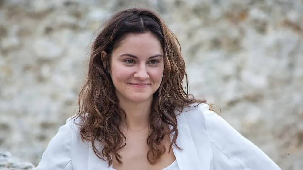 Марина Коняшкина в сериале «Карина Красная». Фото: Кинокомпания «Русское»/imdb.com