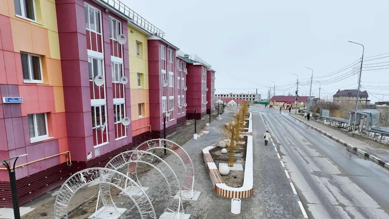 В Тазовском у здания загса появится новая локация для свадебных фото. Фото: t.me/Ugai_VK