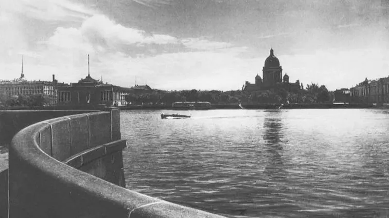 Набережная Невы в Ленинграде. 1950-е гг. Фото: МАММ/МДФ/russiainphoto.ru