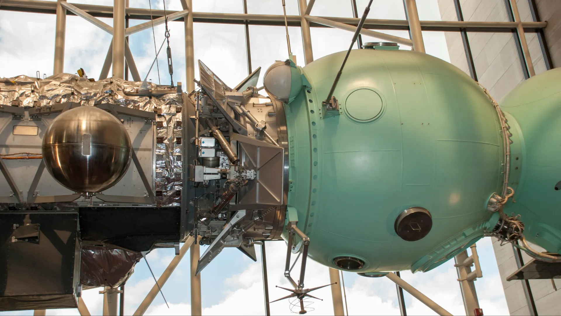 Стыковочный узел «Союз — Аполлон». Национальный музей авиации и космонавтики в Вашингтоне. Фото: Lerner Vadim/Shutterstock/Fotodom