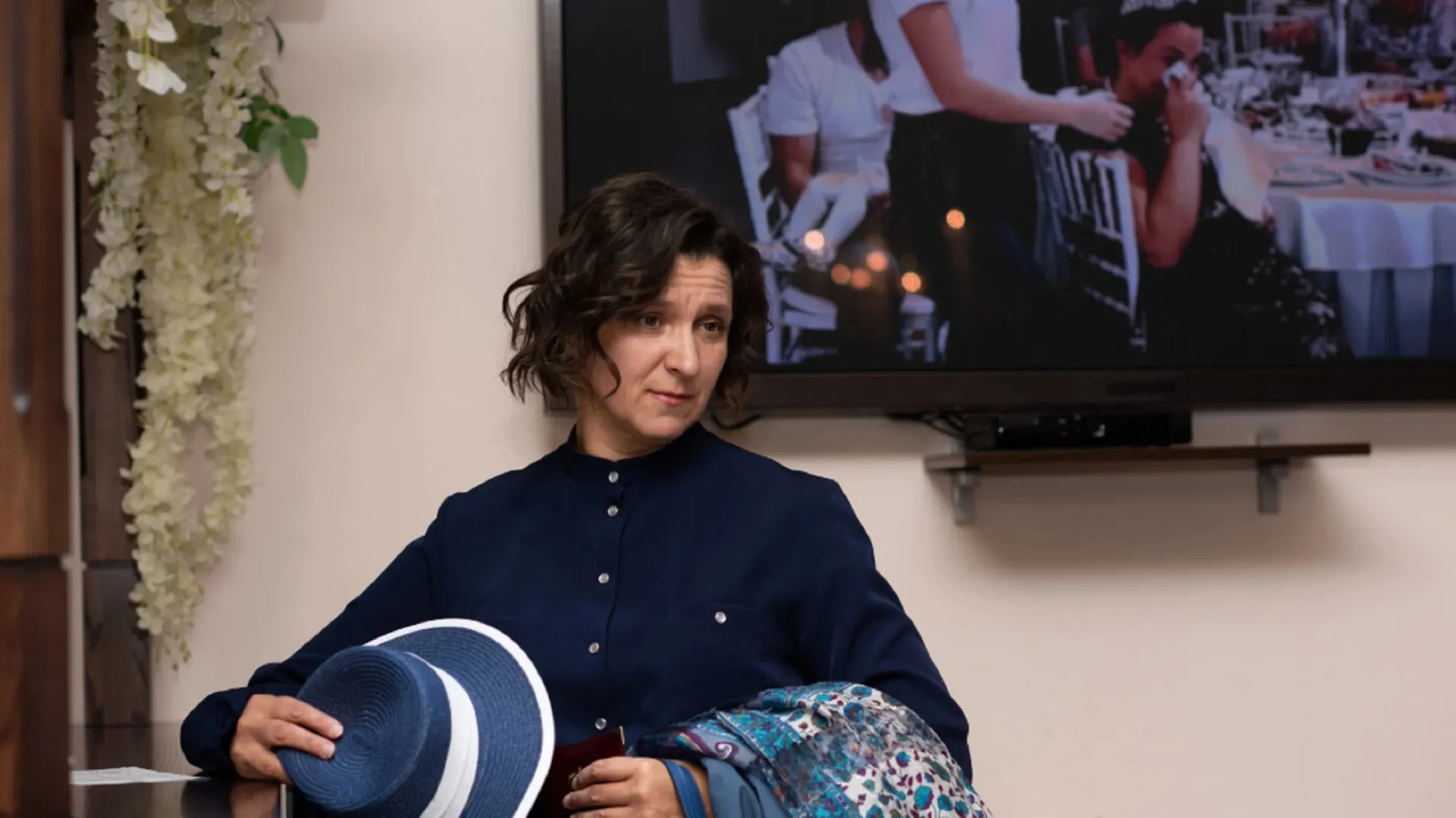 Олеся Железняк в роли следователя. Кадр из фильма «Орлинская. Стрелы Нептуна»/Приор Продакшн/kinopoisk.ru