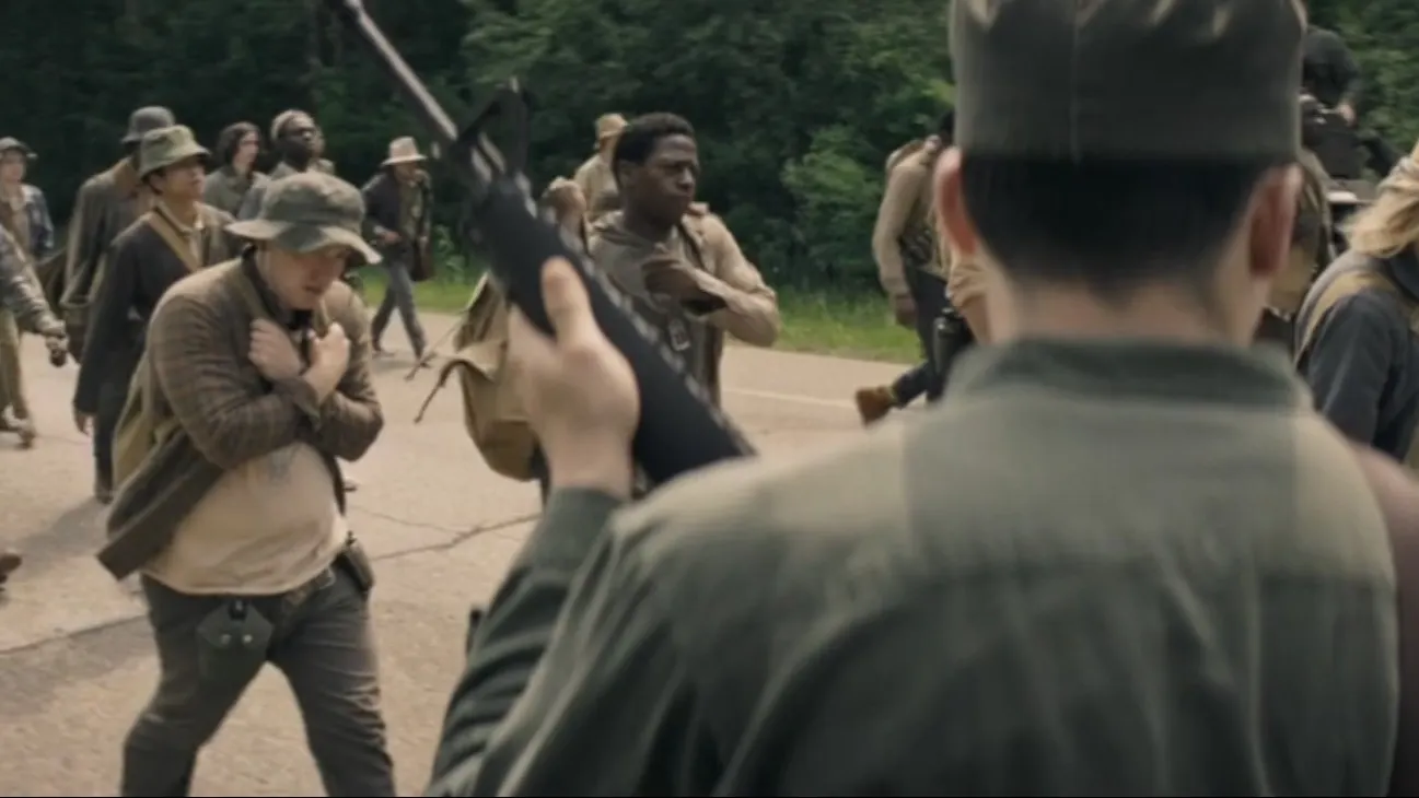 Кадр из трейлера фильма «Долгая прогулка»/about: blank/Lionsgate UK/Manitoba Film and Video Tax Credit Program/Media Capital Technologies/Vertigo Entertainment/«Вольга»/kinopoisk.ru