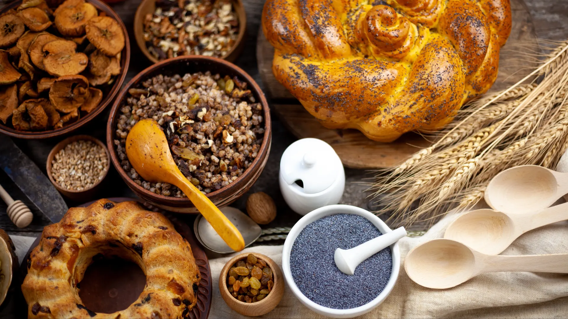 На Александра Сытника всегда накрывали богатый стол. Фото: Real_life_photo/Shutterstock/Fotodom