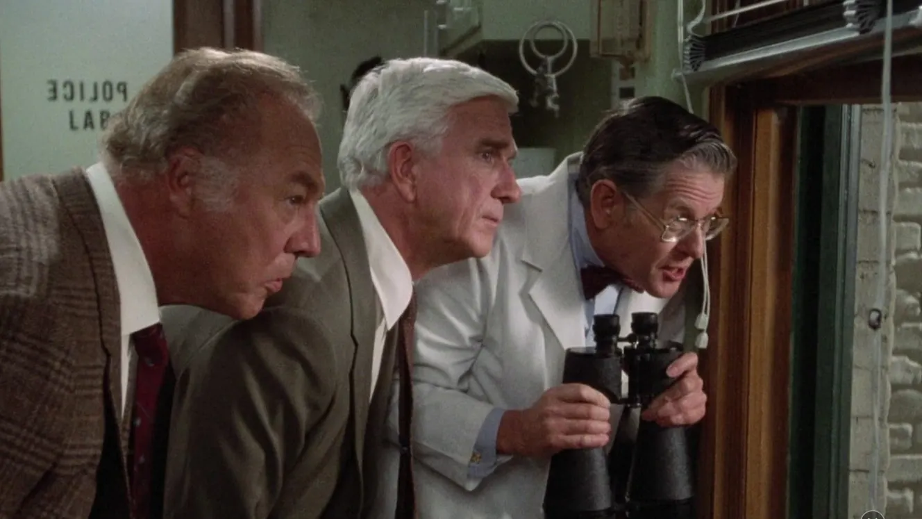 Фото: кадр из фильма «Голый пистолет» / Paramount /Дэвид Цукер