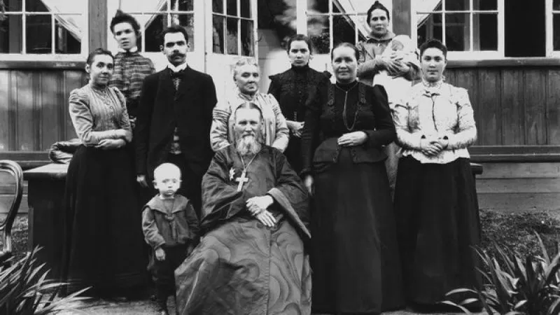 Протоиерей Иоанн Кронштадтский с родными, 1877 год. Фото: Карл Булла, Центральный государственный архив кинофотофонодокументов Санкт-Петербурга/russiainphoto.ru