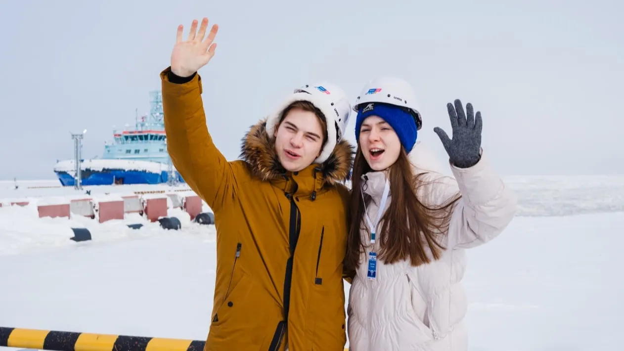 Поездка на Сабетту для победителей «Большой перемены» и молодых специалистов. Фото: Юлия Чудинова/«Ямал-Медиа»