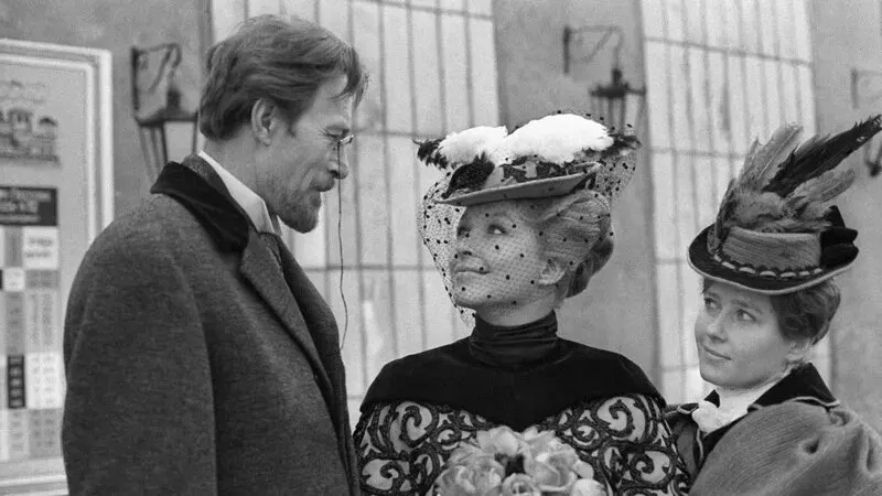 Кадр из фильма «Сюжет для небольшого рассказа»/ «Мосфильм»/Telcia Films/kinopoisk.ru