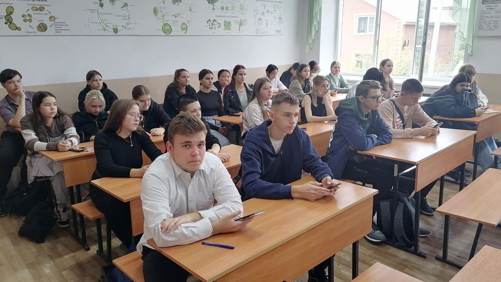 ГД приняла закон о бесплатном профобучении для школьников, не сдавших ОГЭ