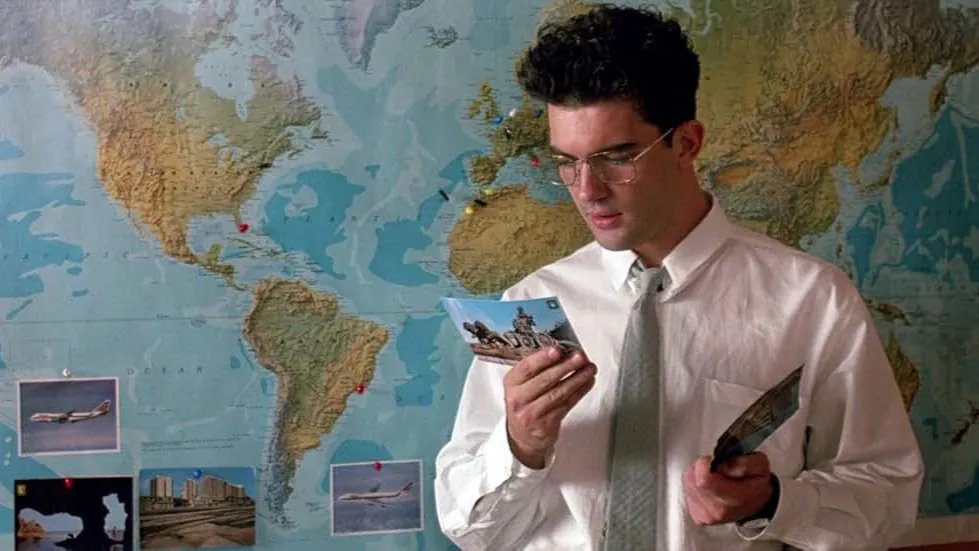 Антонио Бандерас в фильме «Женщины на грани нервного срыва». Фото: Laurenfilm S.A./El Deseo S.A./Russian World Vision/#ARTPOKAZ/kinopoisk.ru