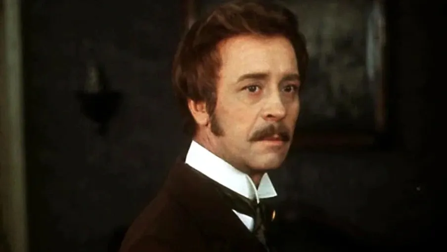 Олег Борисов в роли Версилова. Кадр из телесериала «Подросток»/Мосфильм/Гостелерадио СССР/kinopoisk.ru