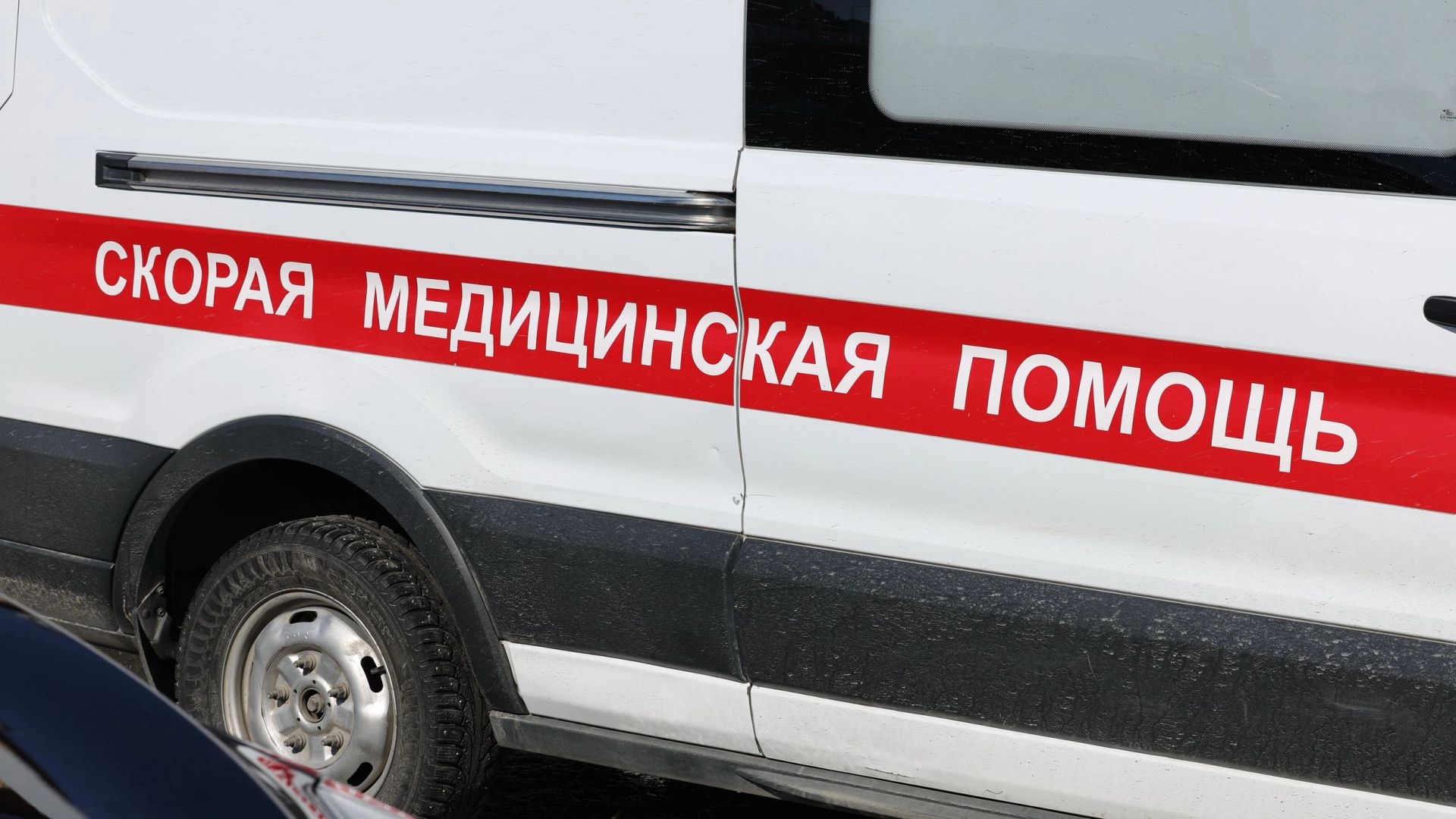 В Херсонской области на минах подорвались легковушка и машина скорой