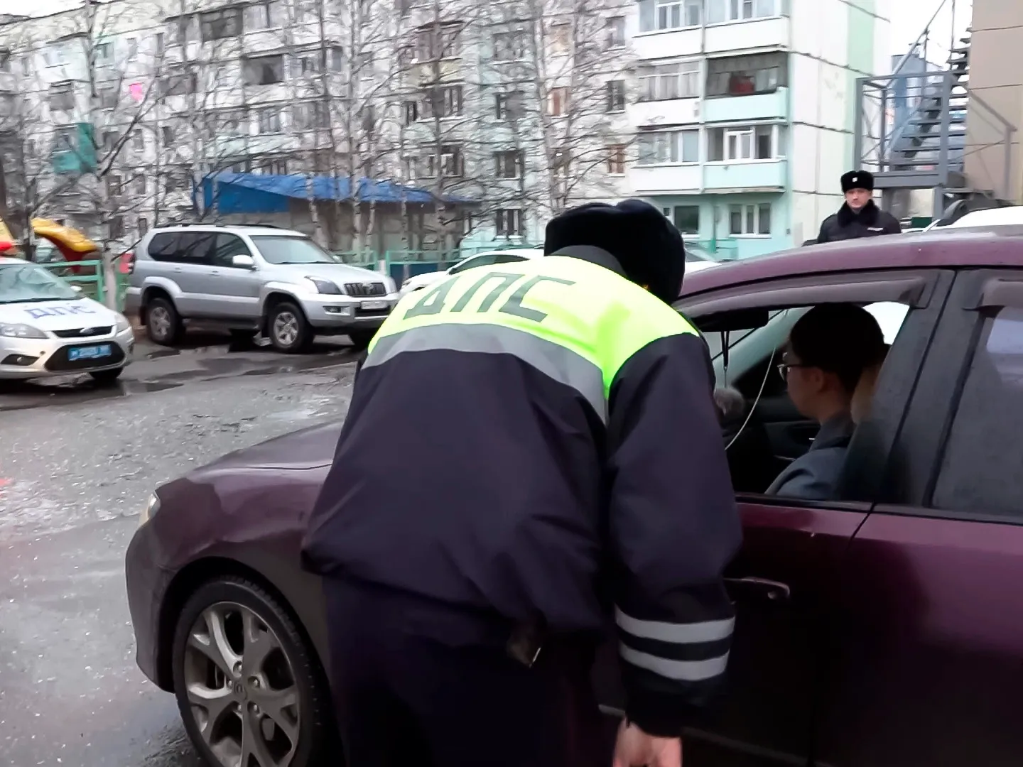 В Ноябрьске ГИБДД провела рейд «Ребенок - главный пассажир» | Ямал-Медиа