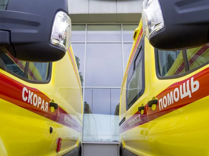 Тізедегі биіктік пен трусики секс