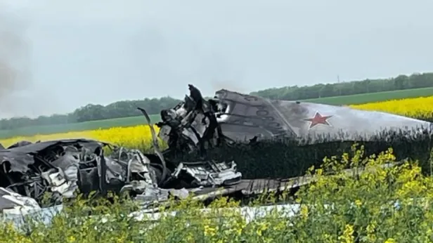 В Ставрополье упал самолет, летчики успели катапультироваться