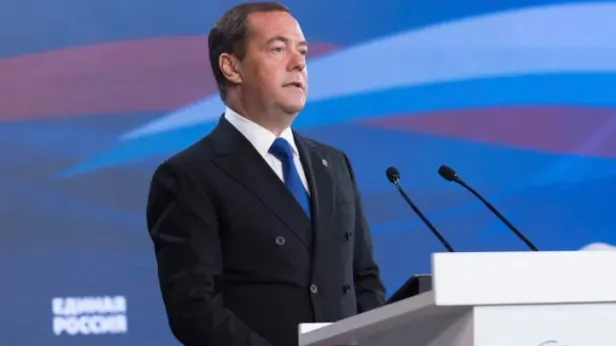 Медведев назвал «нацистской хренью» слова премьера Эстонии о запрете выдачи виз россиянам