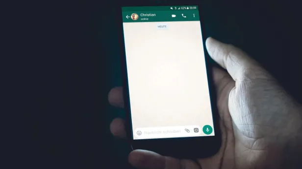 Павел Дуров призвал пользователей удалить приложение WhatsApp. В мессенджере нашли критические уязвимости