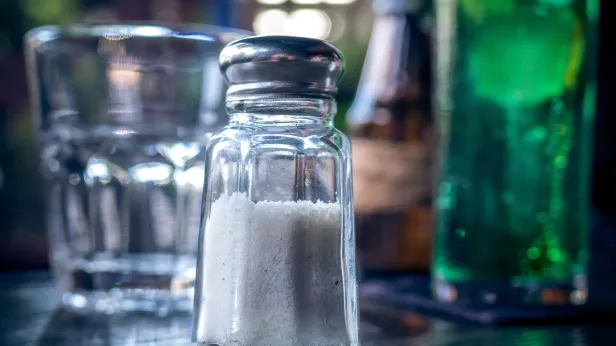 Продажу сахара и соли ограничили в подконтрольной ВСУ части Запорожской области. На Ямале специи подешевели за неделю