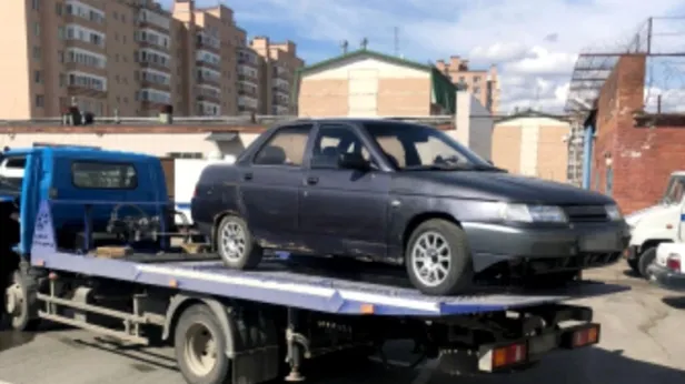 В Новом Уренгое арестовали автомобиль лихача за просроченные штрафы