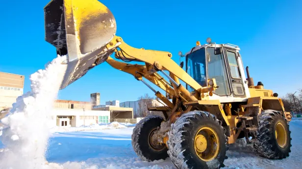 За неделю с улиц Муравленко вывезли на полигон более 29 тысяч кубометров снега