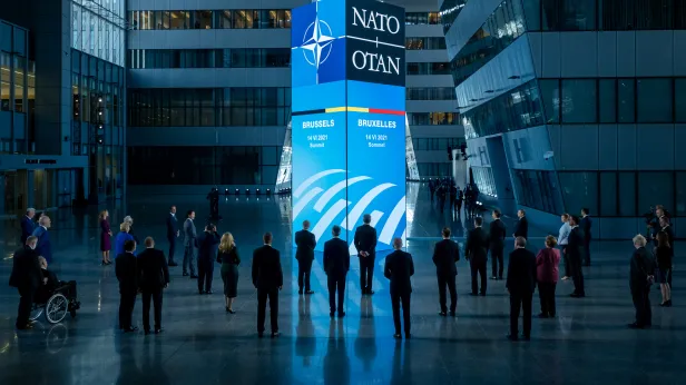 Генсек НАТО признал, что Украина дорого обходится Европе