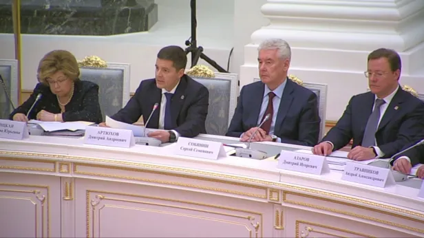 На президиуме Госсовета губернатор Ямала предложил усилить меры поддержки для многодетных