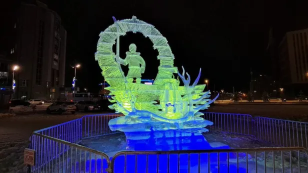 В Новом Уренгое объявили победителя фестиваля ледовых скульптур