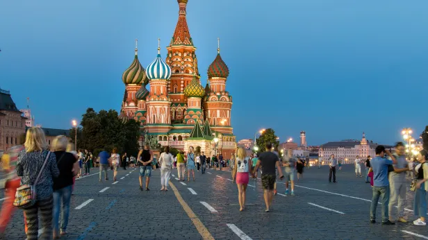 Тратим дома: какие развлечения россияне выбирают вместо поездок по миру