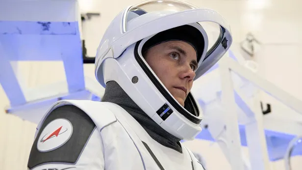 Российская женщина-космонавт Кикина перешла на борт МКС