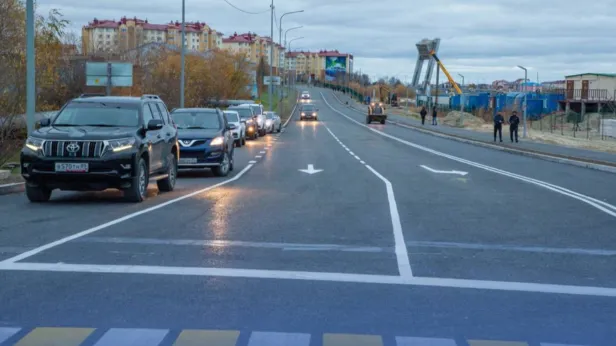 Обновленная Арктическая улица в Салехарде полностью открылась для транспорта