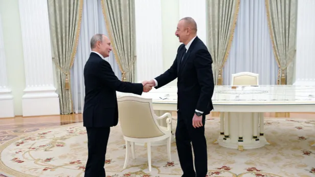 Путин обсудил с Алиевым трехсторонние соглашения с Арменией