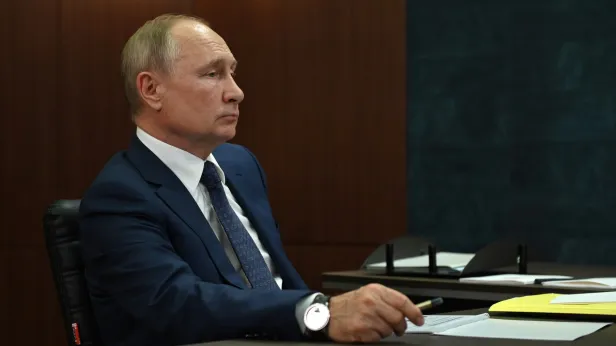 Путин подписал указ об автоперевозках грузов по России из-за недружественных действий стран