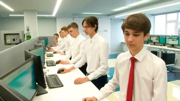 Школьников Ямала начнут обучать рабочим профессиям