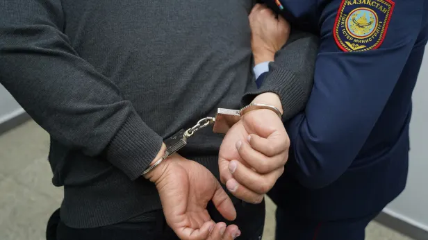 Суд в Казахстане арестовал рэпера Navai на два месяца
