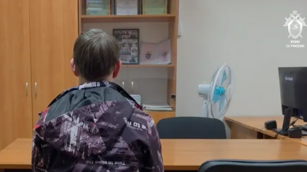 В Екатеринбурге задержали 17-летнего за поджог полицейских автомобилей