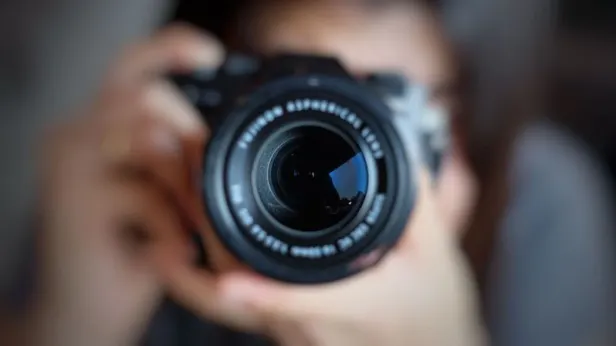 Пикапшылар көшеде бір қызды сиқыған. Онлайн порно көру.