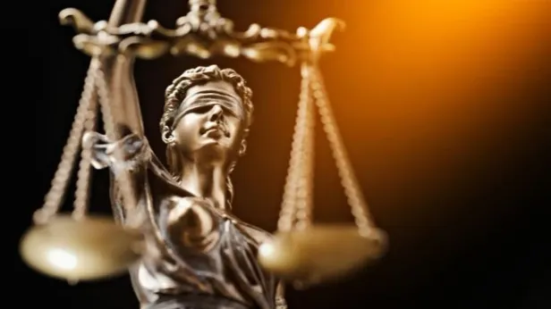 Актера Артура Смольянинова* оштрафовали за нарушение закона об иноагентах