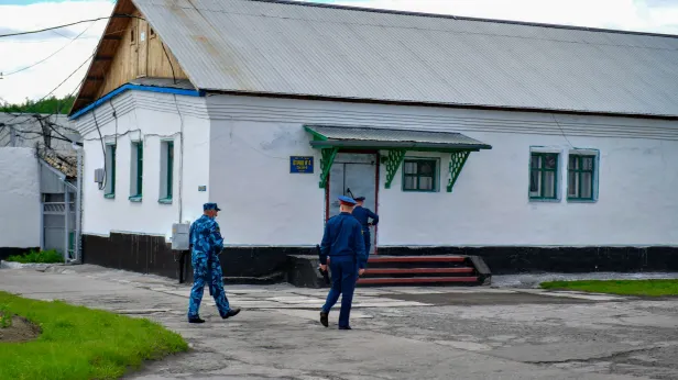 Выборы за решеткой: в «Белом медведе» проверили помещения для голосования