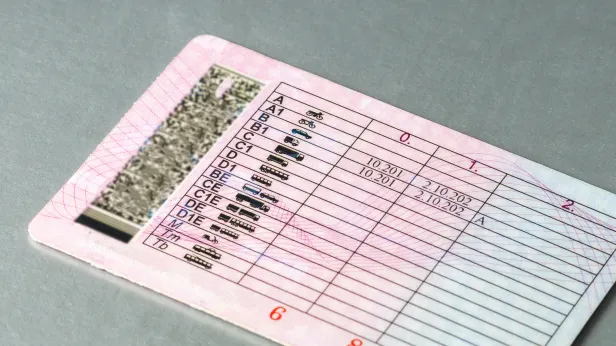 В Новом Уренгое водителя лишили прав за слишком громкий автомобиль