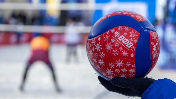 «Факел Ямал» вышел в финал этапа чемпионата России по волейболу на снегу