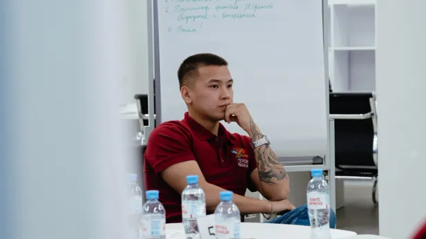 Ямальский ветеран СВО ответил, где сложнее: в бою или работать с детьми