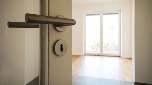 В Госдуме объяснили, что грозит за проживание без регистрации