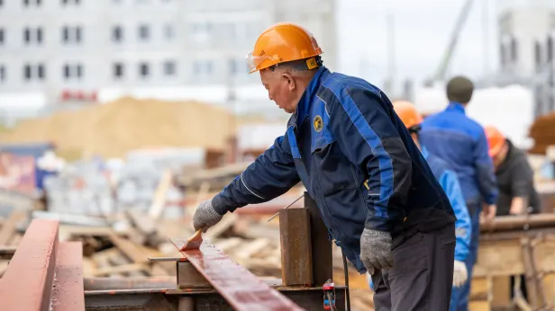 Каждый второй работодатель на Ямале ищет строителей