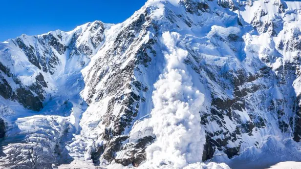 Спасатели нашли новые тела погибших в горах Бурятии туристов