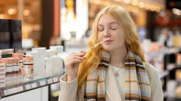 Экономист дал совет, что подарить женщинам на 8 Марта