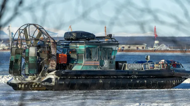 На переправе Салехард — Лабытнанги ожидаются пробки из-за перевозки вахтовиков