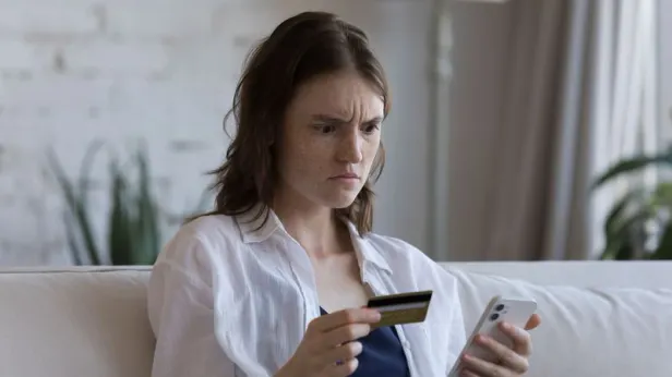 Назван способ быстро снять блокировку с банковской карты