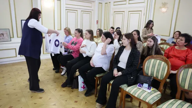 Ямальские роженицы за 5 лет получили более 4500 наборов для будущих мам